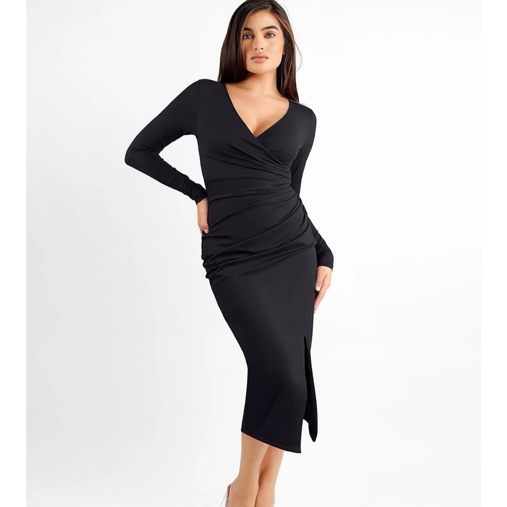 Brand new Built-In Shapewear Ruched Long Sleeve Split Midi Dress
Black / XL
